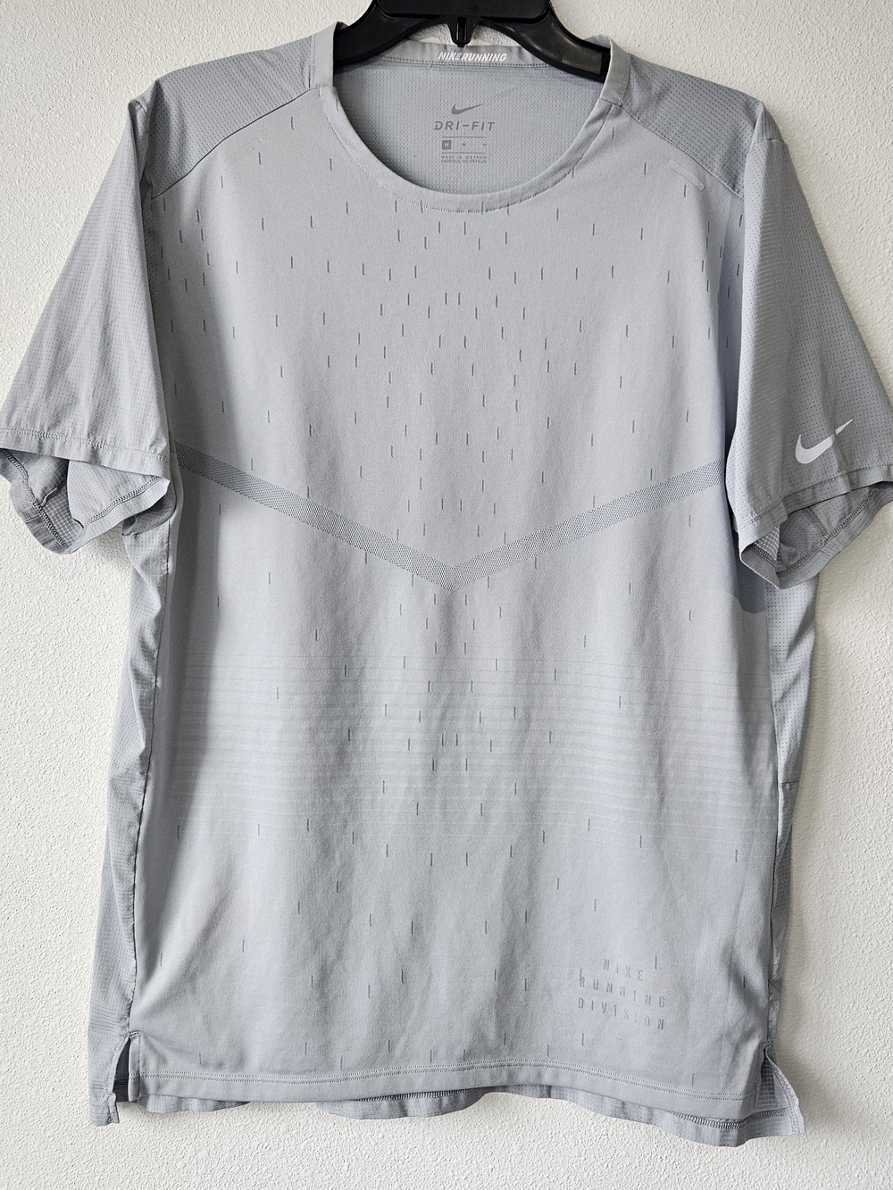 Nike Running Dri-FIT ADV T-shirt in gray. Size Medium